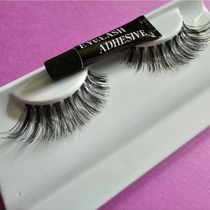 False eyelashes 10 pack of Margaux with adhesive. 100% Human Hair.